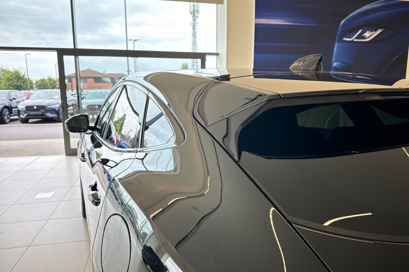 2024 (24) JAGUAR E-PACE 1.5 P300e R-Dynamic HSE Black 5dr Auto 3429910