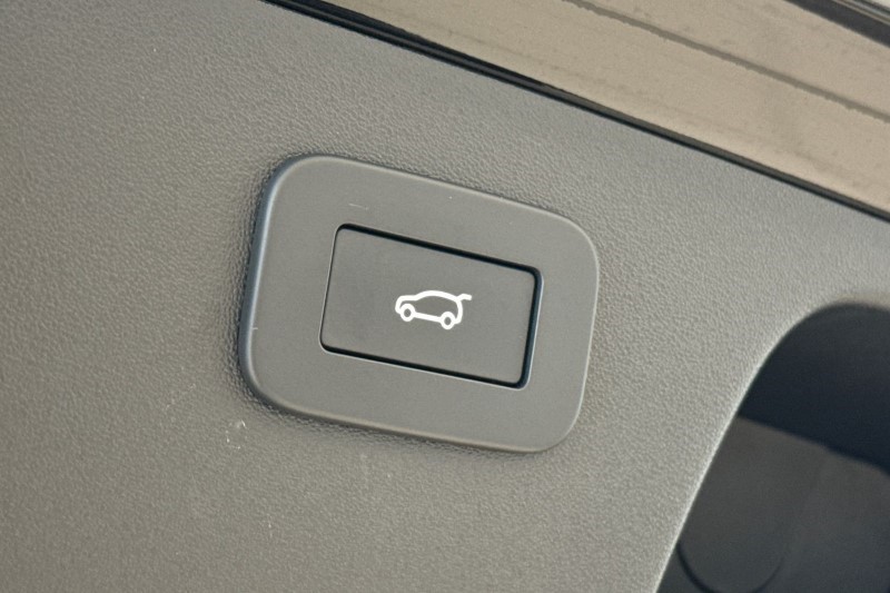 2024 (24) JAGUAR E-PACE 1.5 P300e R-Dynamic HSE Black 5dr Auto 3429909