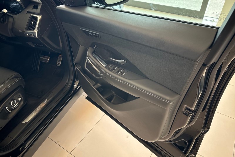 2024 (24) JAGUAR E-PACE 1.5 P300e R-Dynamic HSE Black 5dr Auto 3429885