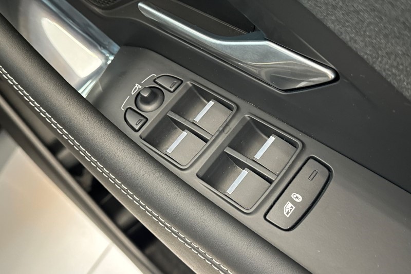 2024 (24) JAGUAR E-PACE 1.5 P300e R-Dynamic HSE Black 5dr Auto 3429887