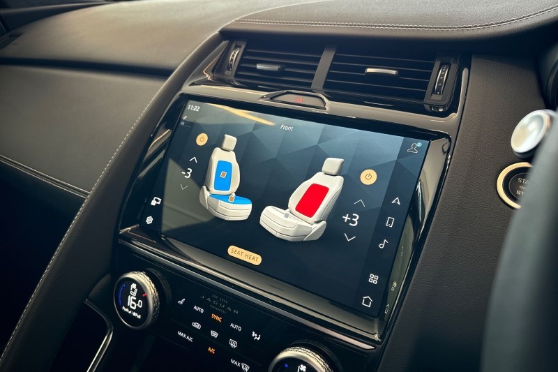 2024 (24) JAGUAR E-PACE 1.5 P300e R-Dynamic HSE Black 5dr Auto 3429901