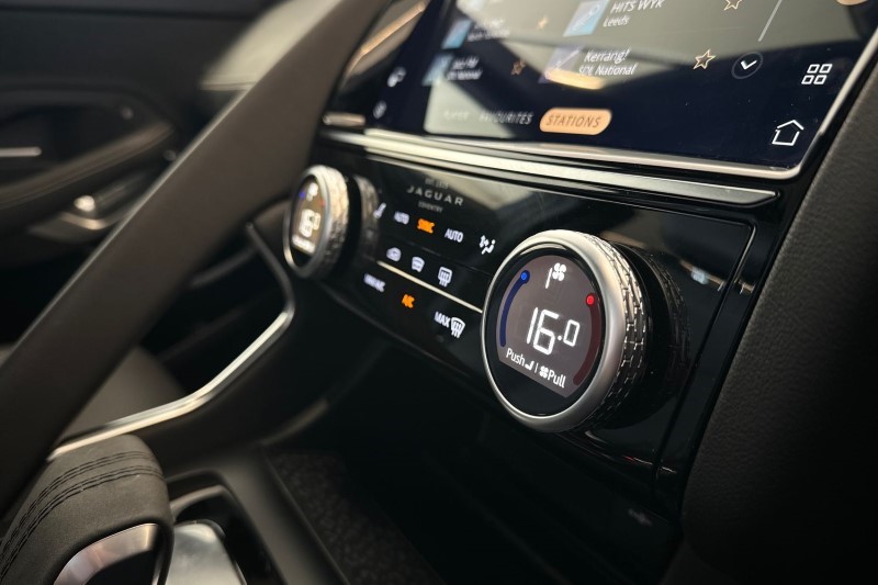2024 (24) JAGUAR E-PACE 1.5 P300e R-Dynamic HSE Black 5dr Auto 3429899