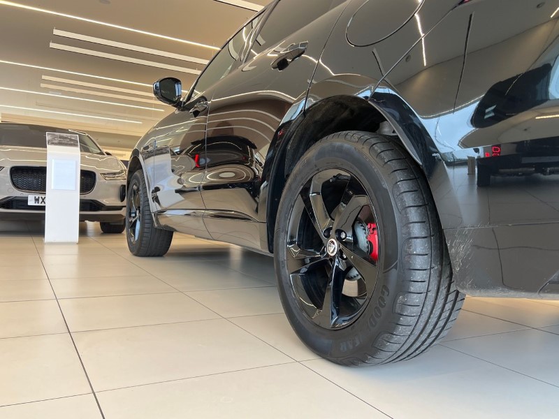 2024 (24) JAGUAR F-PACE 2.0 P400e R-Dynamic SE Black 5dr Auto AWD 3665262