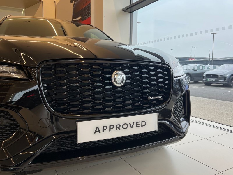 2024 (24) JAGUAR F-PACE 2.0 P400e R-Dynamic SE Black 5dr Auto AWD 3665264