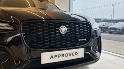 2024 (24) JAGUAR F-PACE 2.0 P400e R-Dynamic SE Black 5dr Auto AWD 3665264
