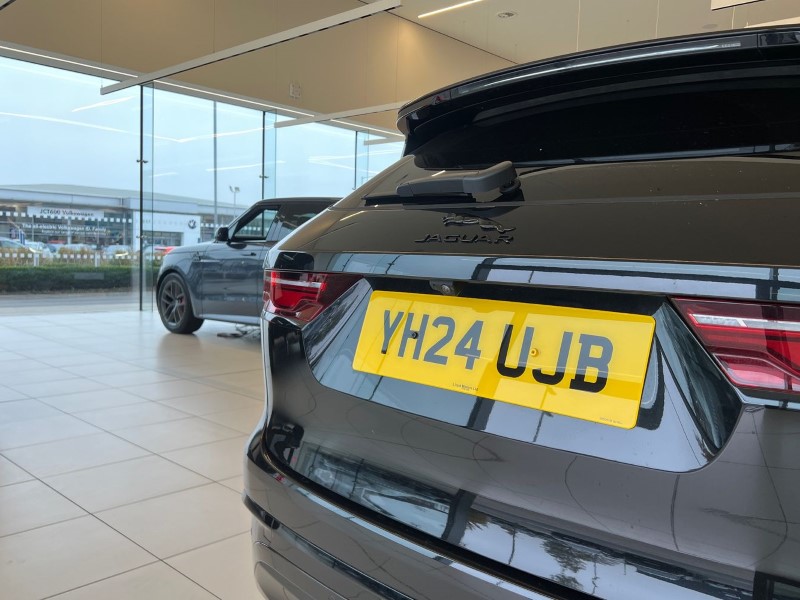 2024 (24) JAGUAR F-PACE 2.0 P400e R-Dynamic SE Black 5dr Auto AWD 3665266