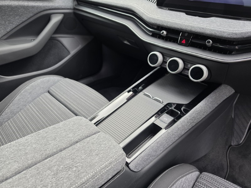 2025 (25) SKODA SUPERB 1.5 TSI e-TEC SE Technology 5dr DSG 5258010