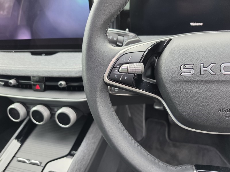 2025 (25) SKODA SUPERB 1.5 TSI e-TEC SE Technology 5dr DSG 5258012