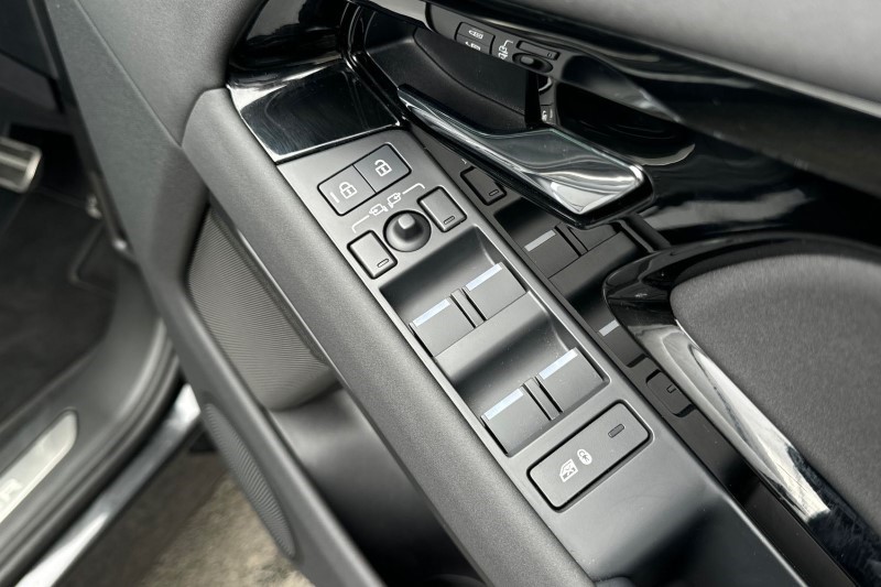 2024 (24) LAND ROVER RANGE ROVER EVOQUE 1.5 P300e Dynamic SE 5dr Auto 3485757