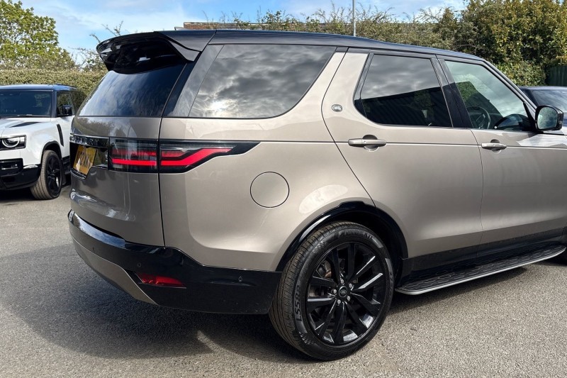 2022 (22) LAND ROVER DISCOVERY 3.0 D300 R-Dynamic SE 5dr Auto 5341133