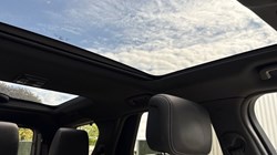 2022 (22) LAND ROVER DISCOVERY 3.0 D300 R-Dynamic SE 5dr Auto 5341100
