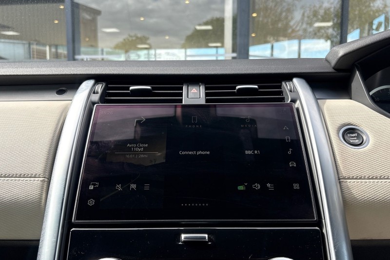 2022 (22) LAND ROVER DISCOVERY 3.0 D300 R-Dynamic SE 5dr Auto 5341093