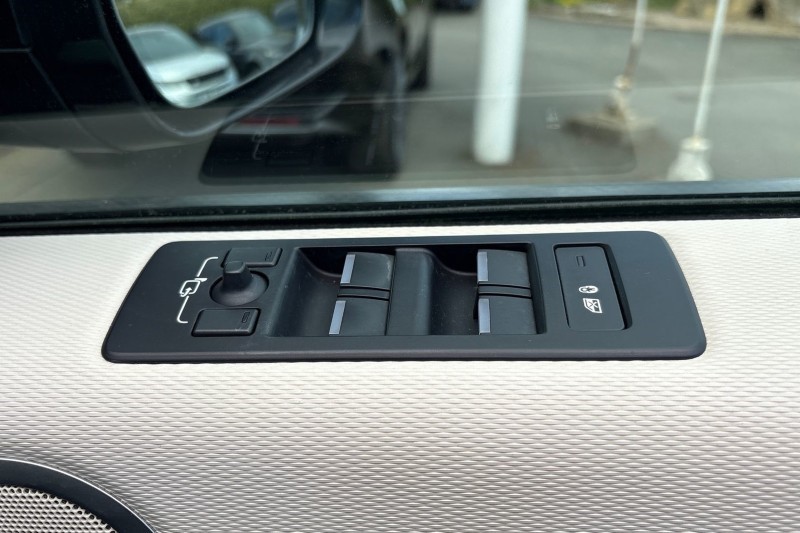 2022 (22) LAND ROVER DISCOVERY 3.0 D300 R-Dynamic SE 5dr Auto 5341102