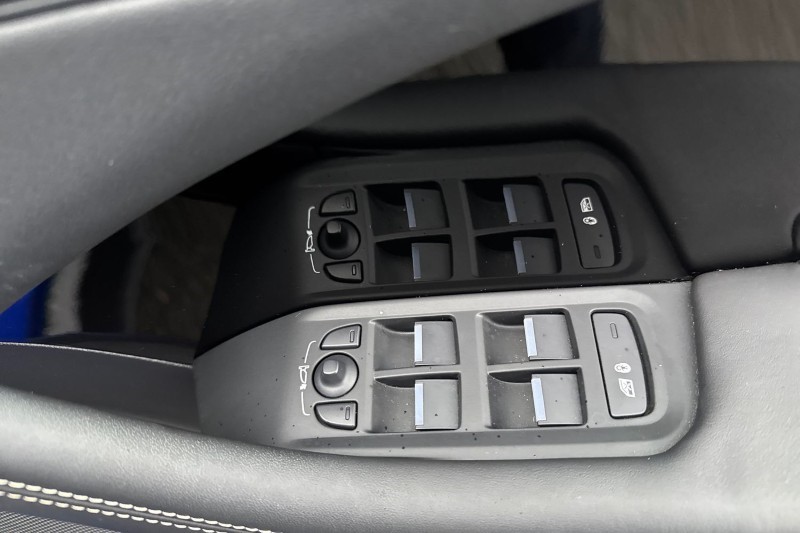 2021 (71) JAGUAR I-PACE 294kW EV400 HSE Black 90kWh 5dr Auto 11kW Charger 5040208