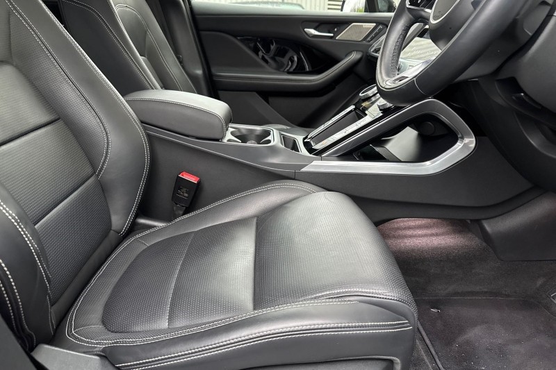 2021 (71) JAGUAR I-PACE 294kW EV400 HSE Black 90kWh 5dr Auto 11kW Charger 5040210