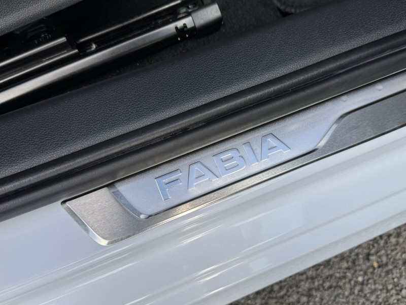 2024 (74) SKODA FABIA 1.0 TSI 116 SE L 5dr 4559742