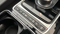 2017 (17) JAGUAR F-PACE 3.0d V6 S 5dr Auto AWD 3055758