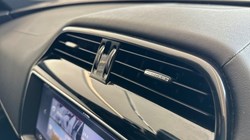 2017 (17) JAGUAR F-PACE 3.0d V6 S 5dr Auto AWD 3055759
