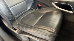 2017 (17) JAGUAR F-PACE 3.0d V6 S 5dr Auto AWD 3055748