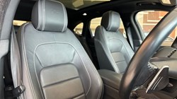 2017 (17) JAGUAR F-PACE 3.0d V6 S 5dr Auto AWD 3055749