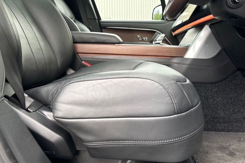 2024 (74) LAND ROVER RANGE ROVER 3.0 P550e Autobiography 4dr Auto 5025135