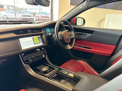 2019 (19) JAGUAR XF 2.0d [240] R-Sport 4dr Auto AWD