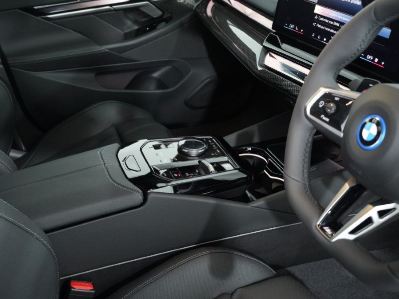  BMW 5 SERIES 550e xDrive M Sport Pro 4dr Auto [Tech PLUS/Comfort PLUS] 5164035