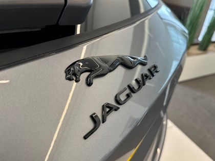 2023 (72) JAGUAR F-PACE 2.0 D200 R-Dynamic Black 5dr Auto AWD