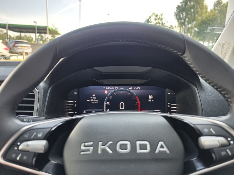 2025 (75) SKODA KAROQ 1.5 TSI SE L Edition 5dr 5624033
