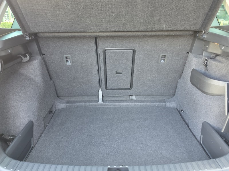 2025 (75) SKODA KAROQ 1.5 TSI SE L Edition 5dr 5624010