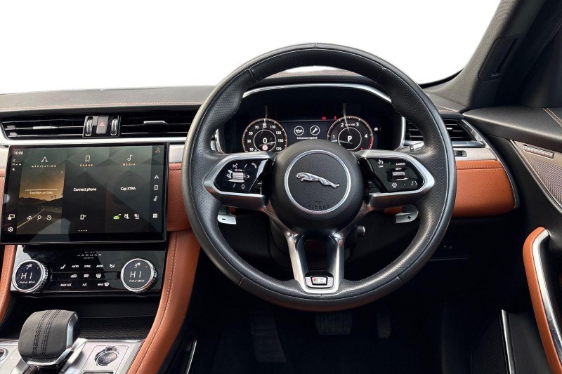 2021 (71) JAGUAR F-PACE 2.0 D200 R-Dynamic SE 5dr Auto AWD 5195701