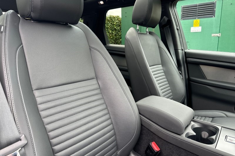 2024 (24) LAND ROVER DISCOVERY SPORT 1.5 P300e Dynamic SE 5dr Auto [5 Seat] 3485800