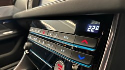 2017 (67) JAGUAR XF 2.0d [240] Portfolio 4dr Auto 3064348