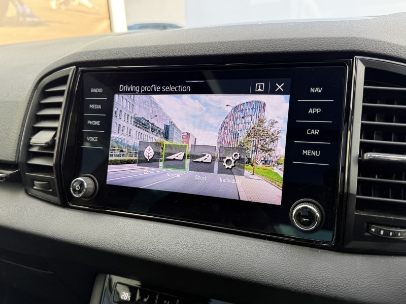 2022 (72) SKODA KAROQ 1.5 TSI Sportline 5dr 4708953