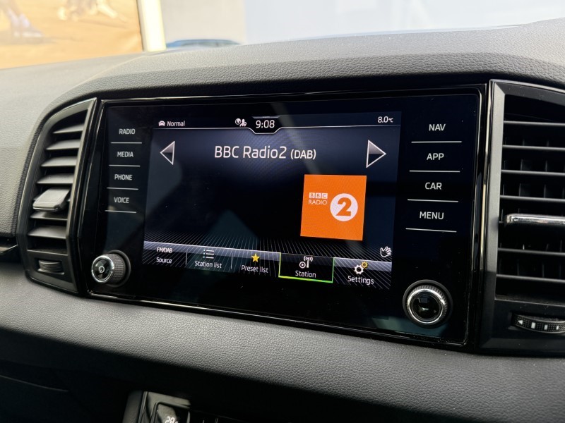 2022 (72) SKODA KAROQ 1.5 TSI Sportline 5dr 4708947