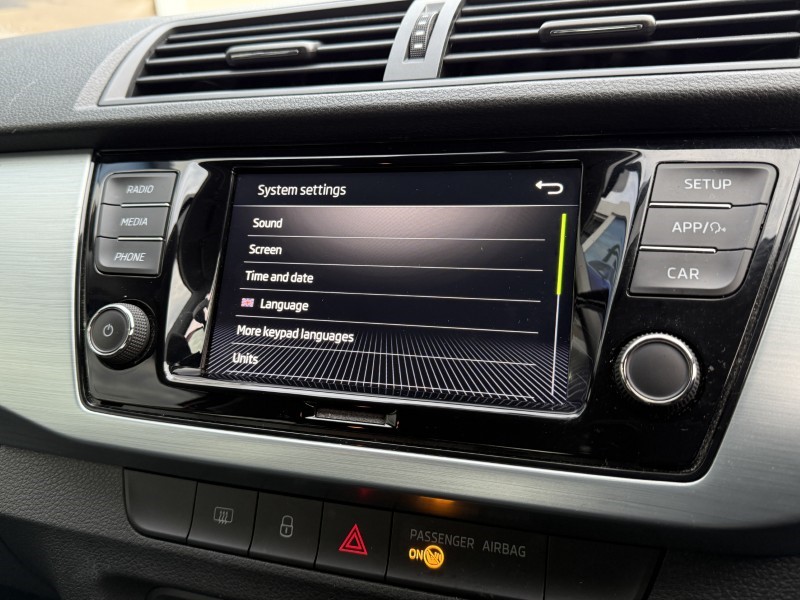 2020 (20) SKODA FABIA 1.0 TSI Colour Edition 5dr 4803417