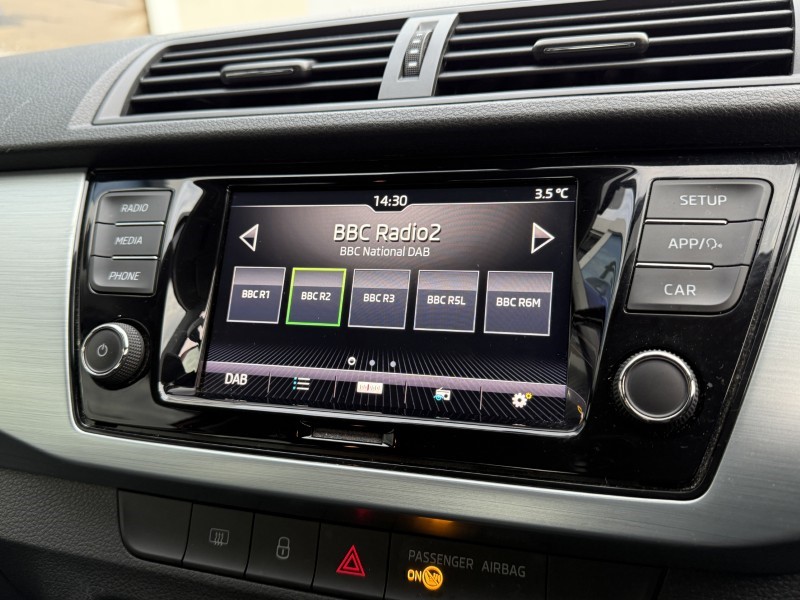 2020 (20) SKODA FABIA 1.0 TSI Colour Edition 5dr 4803412