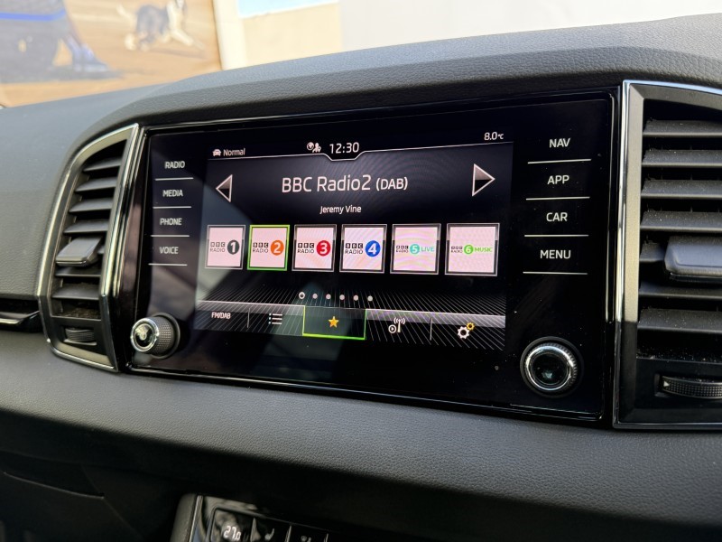 2023 (23) SKODA KAROQ 1.5 TSI SE L 5dr 4796359