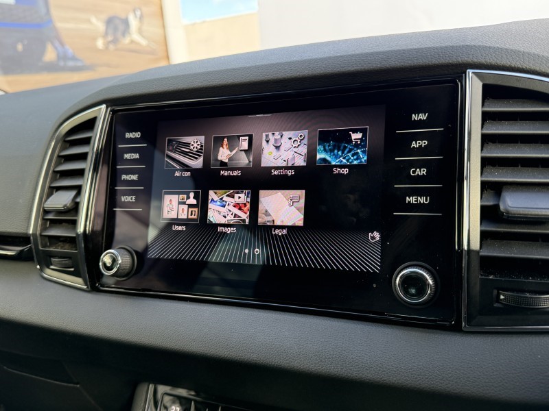 2023 (23) SKODA KAROQ 1.5 TSI SE L 5dr 4796367