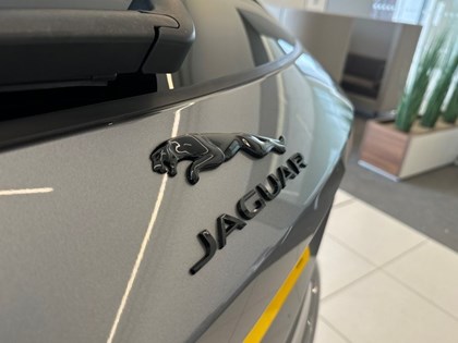 2021 (21) JAGUAR F-PACE 2.0 D200 R-Dynamic SE 5dr Auto AWD