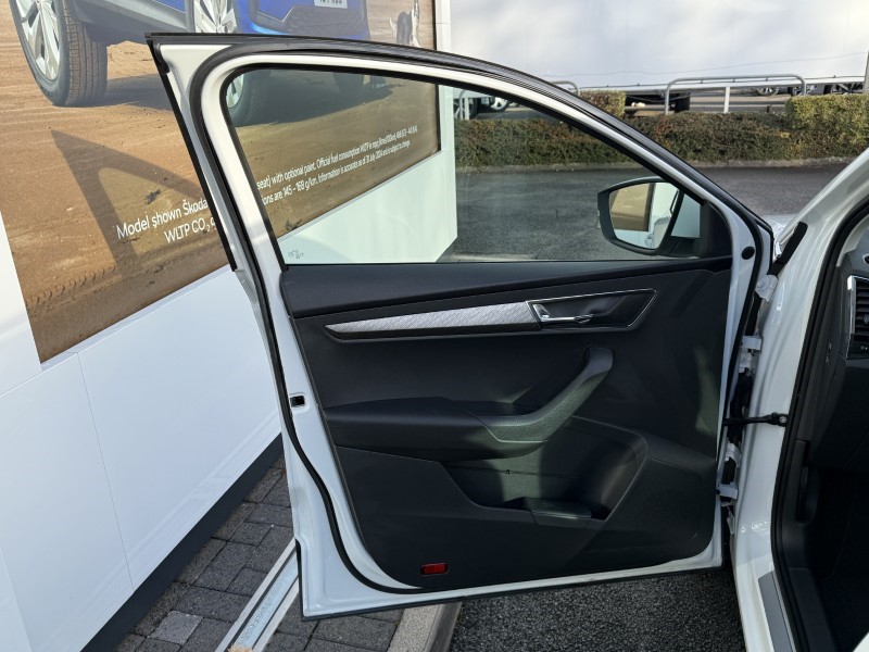 2023 (23) SKODA KAROQ 1.5 TSI SE L 5dr 4796371