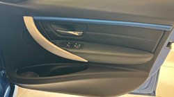 2017 (17) BMW 3 SERIES 330e M Sport 4dr Step Auto 3090852