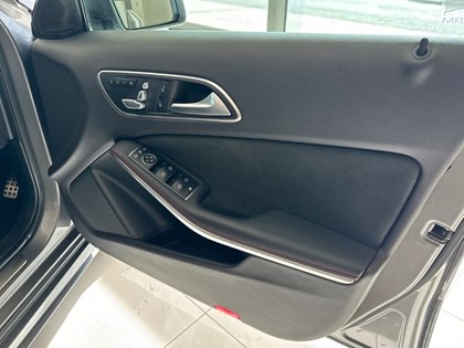 2018 (68) MERCEDES-BENZ A CLASS A200d AMG Line Premium Plus 5dr Auto