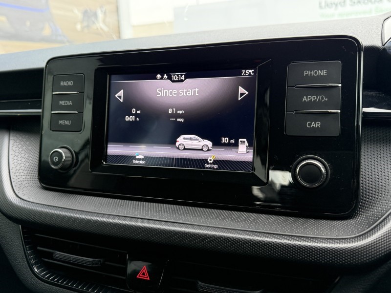 2023 (73) SKODA FABIA 1.0 MPI 80 SE Comfort 5dr 4888216