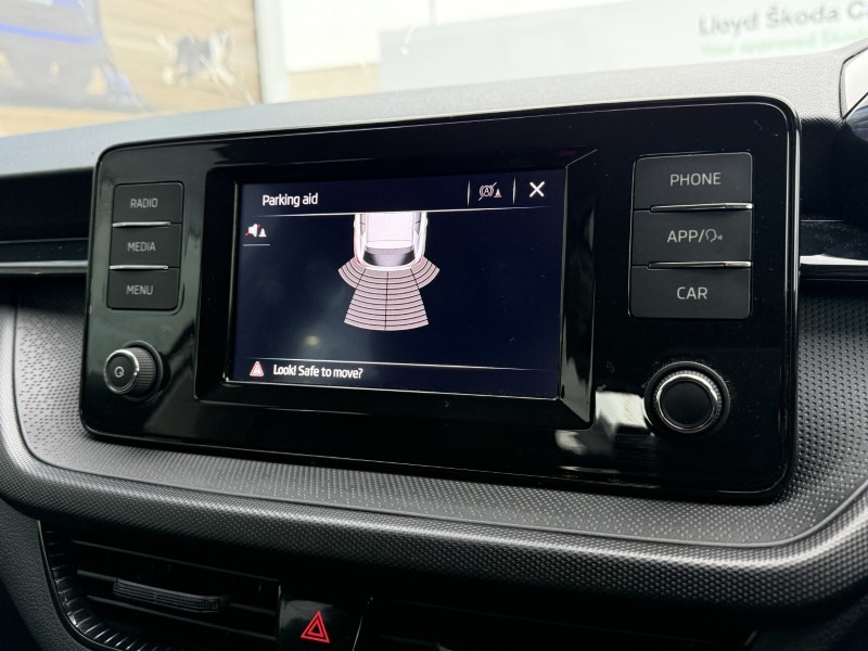 2023 (73) SKODA FABIA 1.0 MPI 80 SE Comfort 5dr 4888213