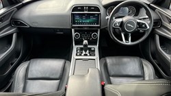 2020 (20) JAGUAR XE 2.0 R-Dynamic S 4dr Auto 3095977