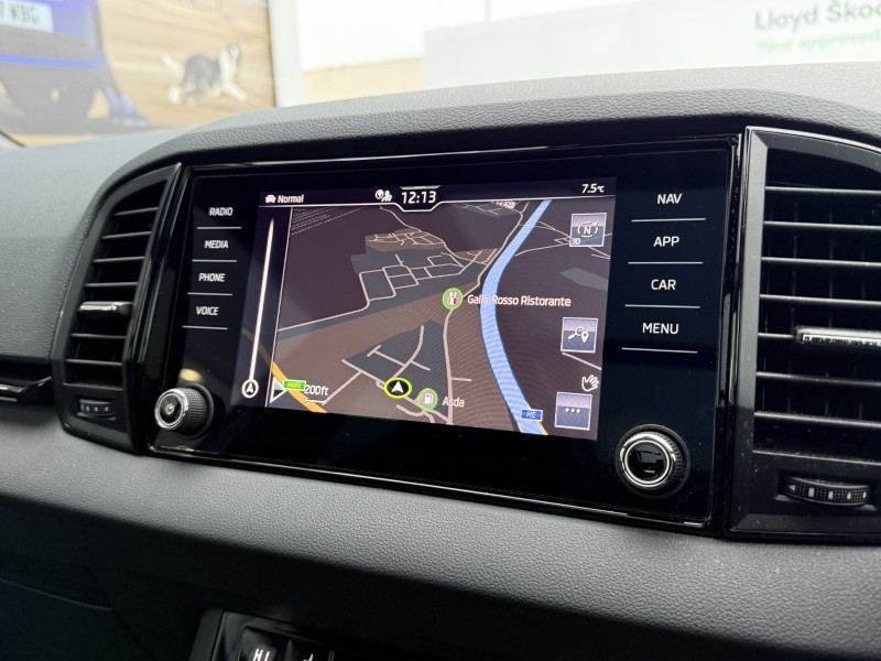 2023 (23) SKODA KAROQ 2.0 TDI [150] Sportline 5dr 4879338