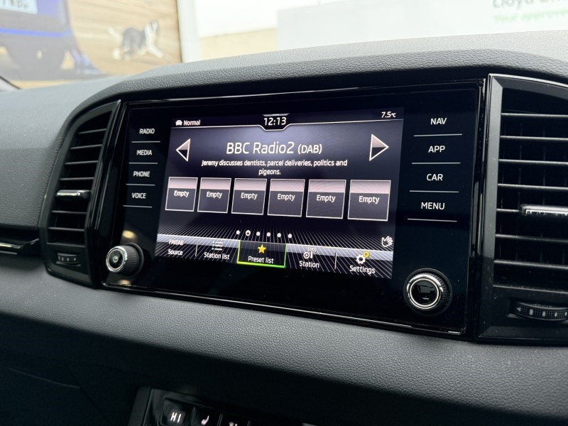 2023 (23) SKODA KAROQ 2.0 TDI [150] Sportline 5dr 4879334