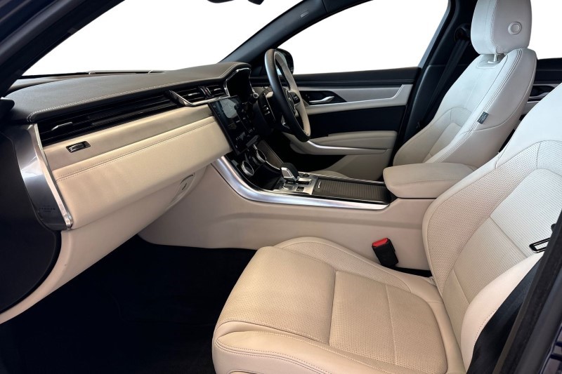 2024 (24) JAGUAR XF 2.0 D200 R-Dynamic SE Black 4dr Auto 3484996