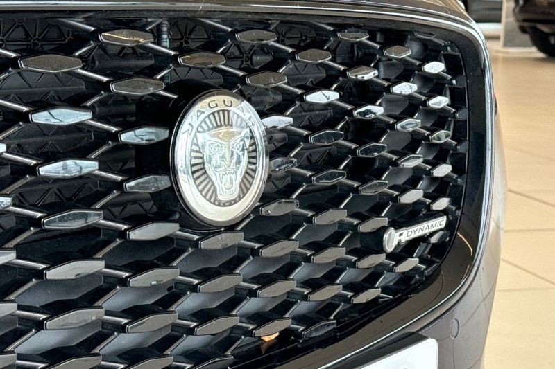 2024 (24) JAGUAR XF 2.0 D200 R-Dynamic SE Black 4dr Auto 3485030